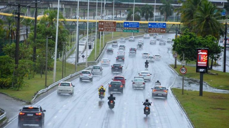 Salvador e interior da Bahia têm previsão de tempo fechado e chuva nesta segunda-feira (11)